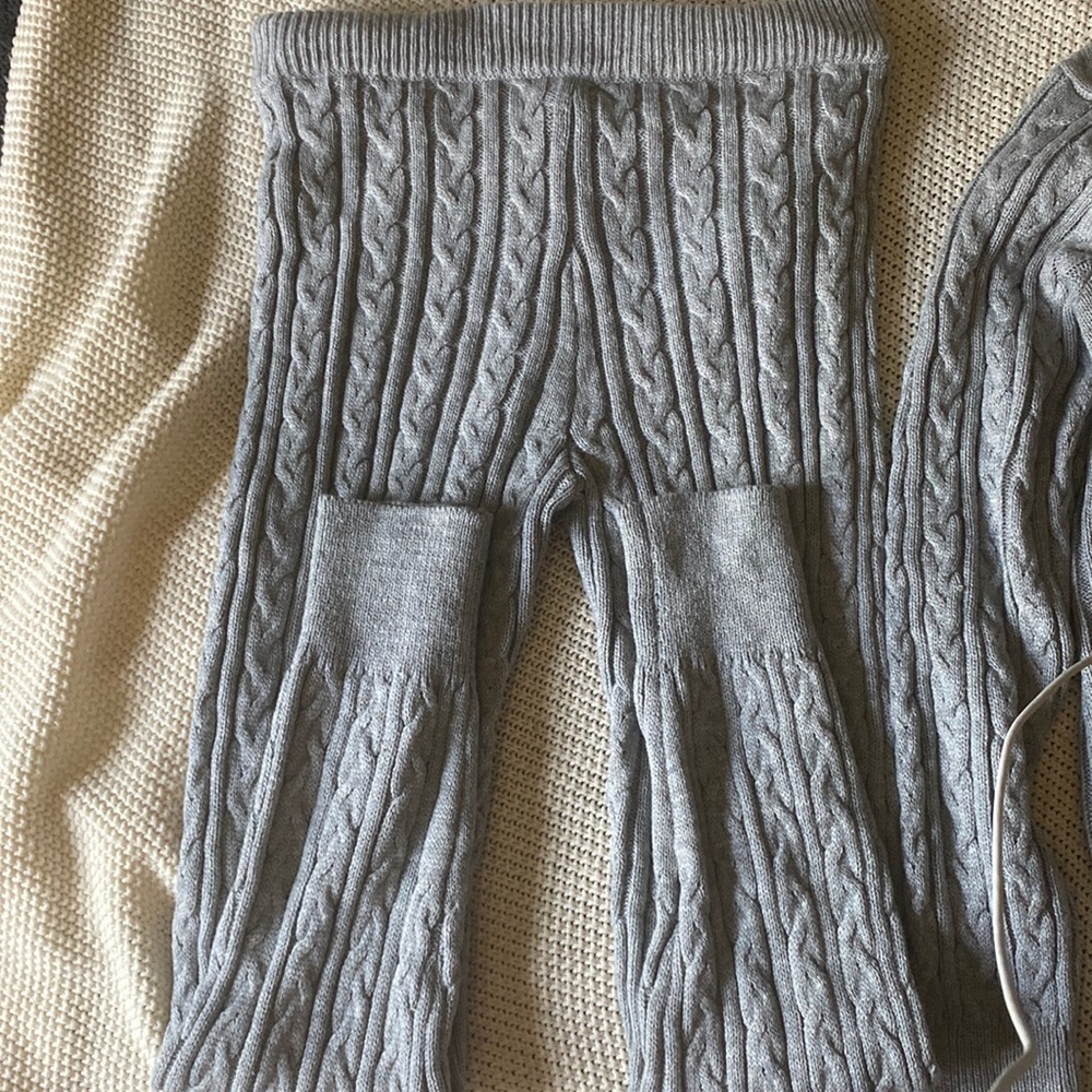 Madrag 2 piece sweater and pants